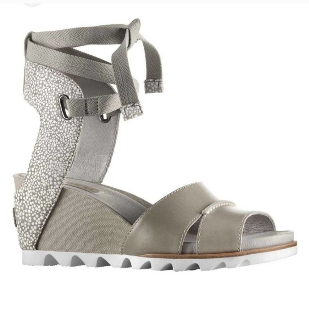 Sorel Joanie wrap up sandals gray and white